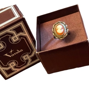 Vintage 1970s Vanda Cameo Perfume ring Adjustable in BOX’