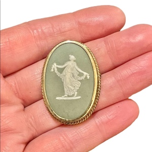 Vintage Wedgewood green goddess cameo brooch pendant gold filled