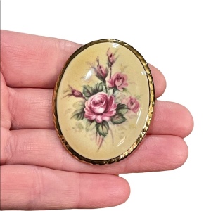 Vintage Ceramic flower cameo brooch hand painted gold finish