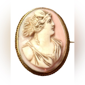 Antique carved conch shell ornate Victorian cameo brooch pendant