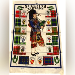 Vintage tea towel 20x32” Scottish Linen mid century kitchen