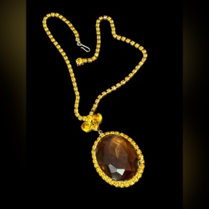 Lovely crystal Statement vintsge Amber Citrine Rhinestone Pendant Necklace