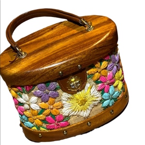 Vintage 1960s Raffia wood & straw flowers box purse summer fun’ colorful