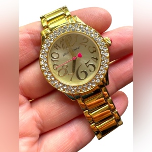 Betsy Johnson Gold finish kiss watch with box & links