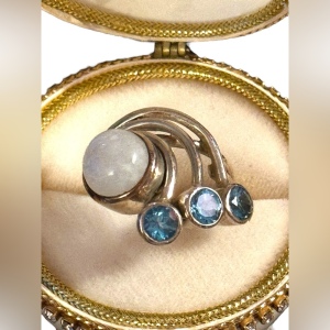 Stunning sterling silver 925 fancy modernist wave design moonstone & blue stone