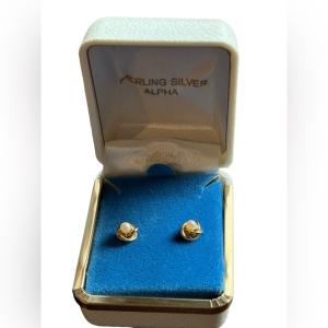 Vintage gold plate sterling pearl NIB stud earrings