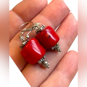 Lovely sterling silver coral earrings 925