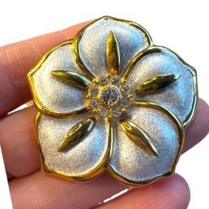 Lovely Vintage Butler FAC Flower rhinestone brooch 2.5”