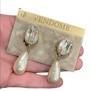 - Vintage NEW old stock Vendome chunky crystal faux pearl dangle clip on e…