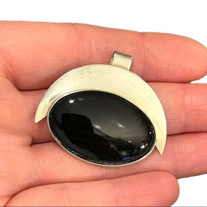 Vintage Sterling silver 925 black Onyx modernist pendant