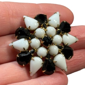 Vintage 1950s black & white gold finish Austria starburst brooch